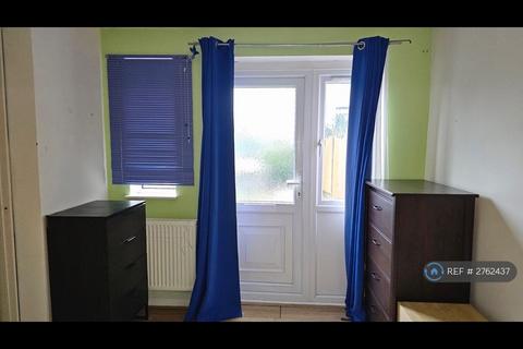 undefined, Whiteheart Avenue, Uxbridge, UB8