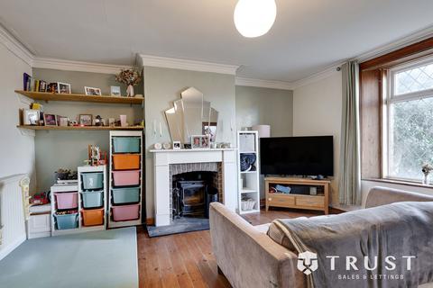 2 bedroom end of terrace house for sale, High Street, Hanging Heaton, WF17