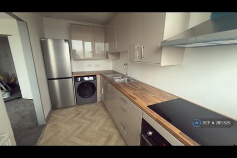 1 bedroom flat to rent, Clifford Court, London, SW18