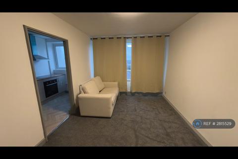 1 bedroom flat to rent, Clifford Court, London, SW18