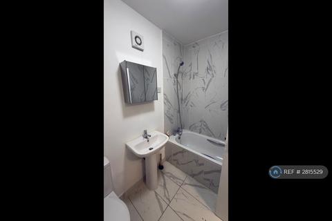 1 bedroom flat to rent, Clifford Court, London, SW18