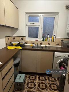 1 bedroom in a flat share to rent, Barley Lane, Ilford, IG3