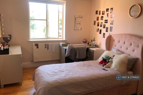3 bedroom flat to rent, Portman Heights, London, NW3