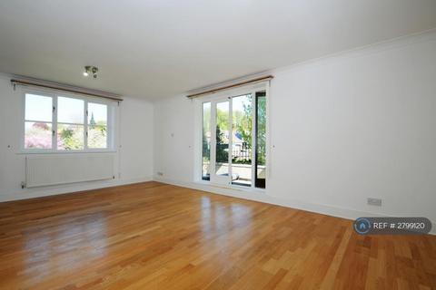 3 bedroom flat to rent, Portman Heights, London, NW3