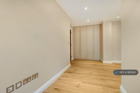3 bedroom flat to rent, Layla Court, London, N19