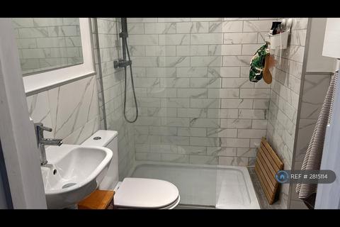 1 bedroom flat to rent, Perham Road, London, W14