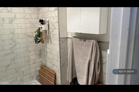 1 bedroom flat to rent, Perham Road, London, W14