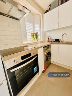 undefined, Hillcross Avenue, Morden, SM4
