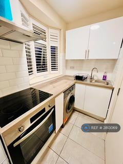 undefined, Hillcross Avenue, Morden, SM4