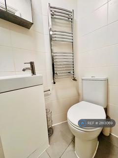undefined, Hillcross Avenue, Morden, SM4