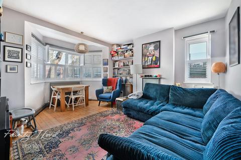 2 bedroom flat for sale, Eastcote Street, London