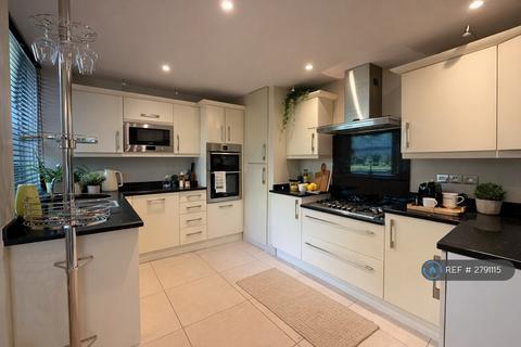 undefined, Gainsborough Court, London, SE21