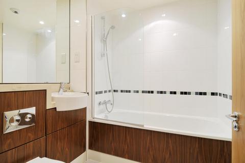 2 bedroom flat to rent, Fulham Road, SW10
