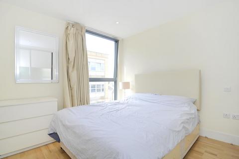 2 bedroom flat to rent, Fulham Road, SW10