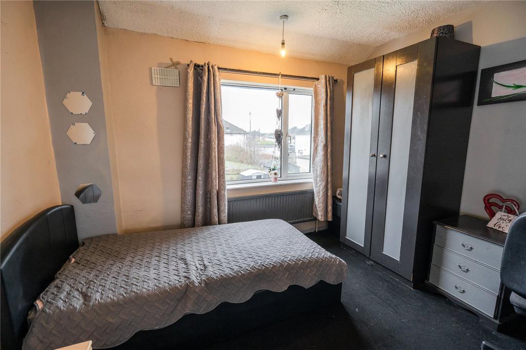 Bedroom 2 (2)