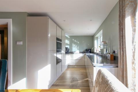 3 bedroom terraced house for sale, Dolphin Close, WR2 6BG