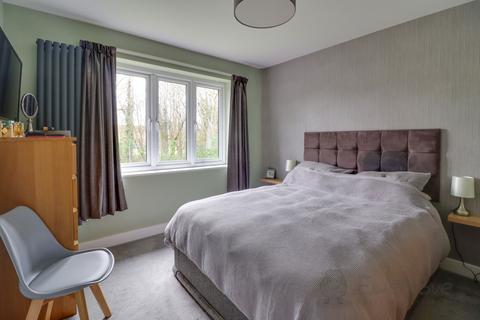 3 bedroom terraced house for sale, Dolphin Close, WR2 6BG