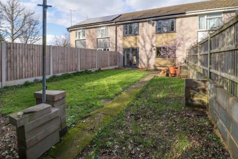 3 bedroom terraced house for sale, Dolphin Close, WR2 6BG
