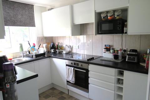 3 bedroom flat for sale, Brookwood Road, Hounslow TW3