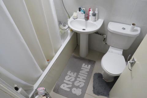 3 bedroom flat for sale, Brookwood Road, Hounslow TW3