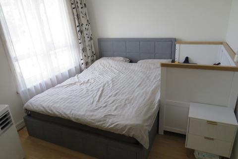 3 bedroom flat for sale, Brookwood Road, Hounslow TW3