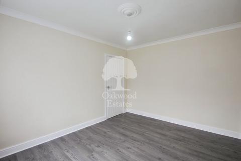 2 bedroom maisonette to rent, Pinewood Green, Iver SL0