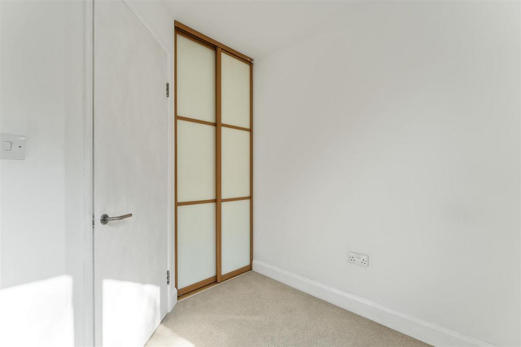Walk-in wardrobe