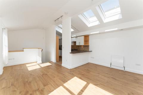 2 bedroom terraced house for sale, Nightingale Lane, Wanstead