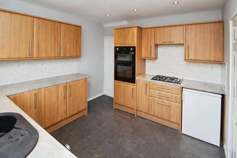 4 bedroom semi-detached house to rent, Longmoor Road, Derbyshire SK13