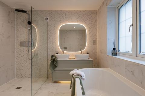 undefined, Horseshoe Crescent, Guildford GU1