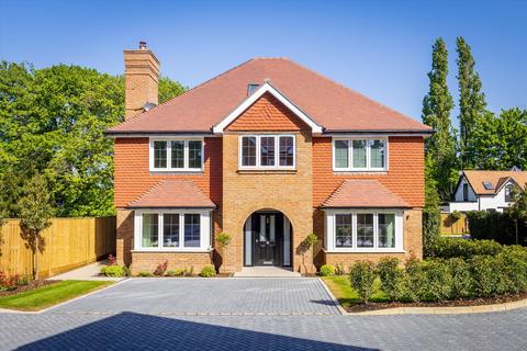 5 bedroom detached house for sale, Horseshoe Crescent, Guildford GU1