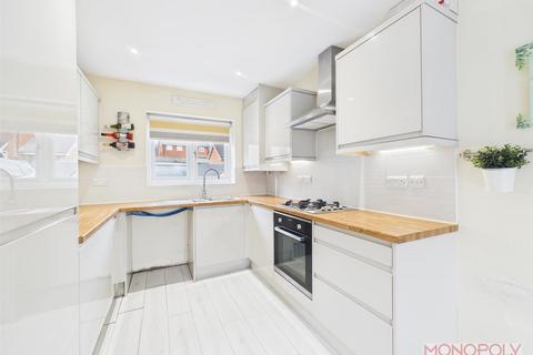 3 bedroom semi-detached house for sale, Maes Gwyrdd, Gwersyllt, Wrexham