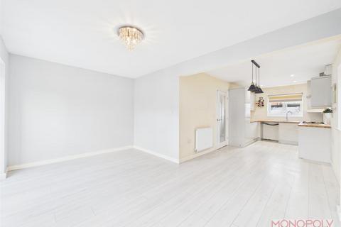 3 bedroom semi-detached house for sale, Maes Gwyrdd, Gwersyllt, Wrexham