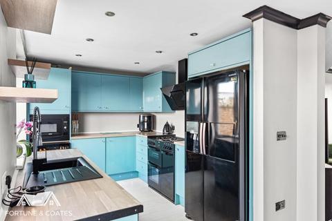 3 bedroom end of terrace house for sale, Willowfield, Harlow