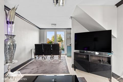 3 bedroom end of terrace house for sale, Willowfield, Harlow
