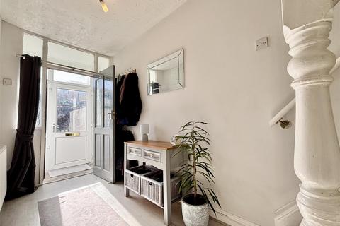 3 bedroom end of terrace house for sale, Old Road, Bradford BD7