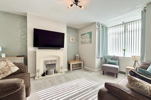 3 bedroom end of terrace house for sale, Old Road, Bradford BD7