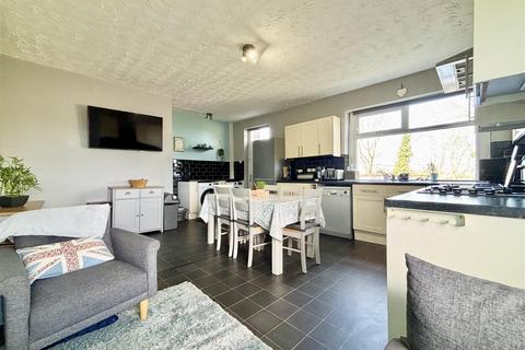 3 bedroom end of terrace house for sale, Old Road, Bradford BD7