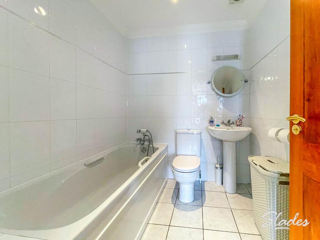 4 westmede en-suite