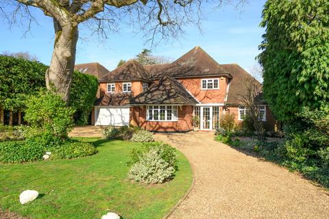 Ireton Avenue, Ashley Park, Walton-on-Thames, KT12