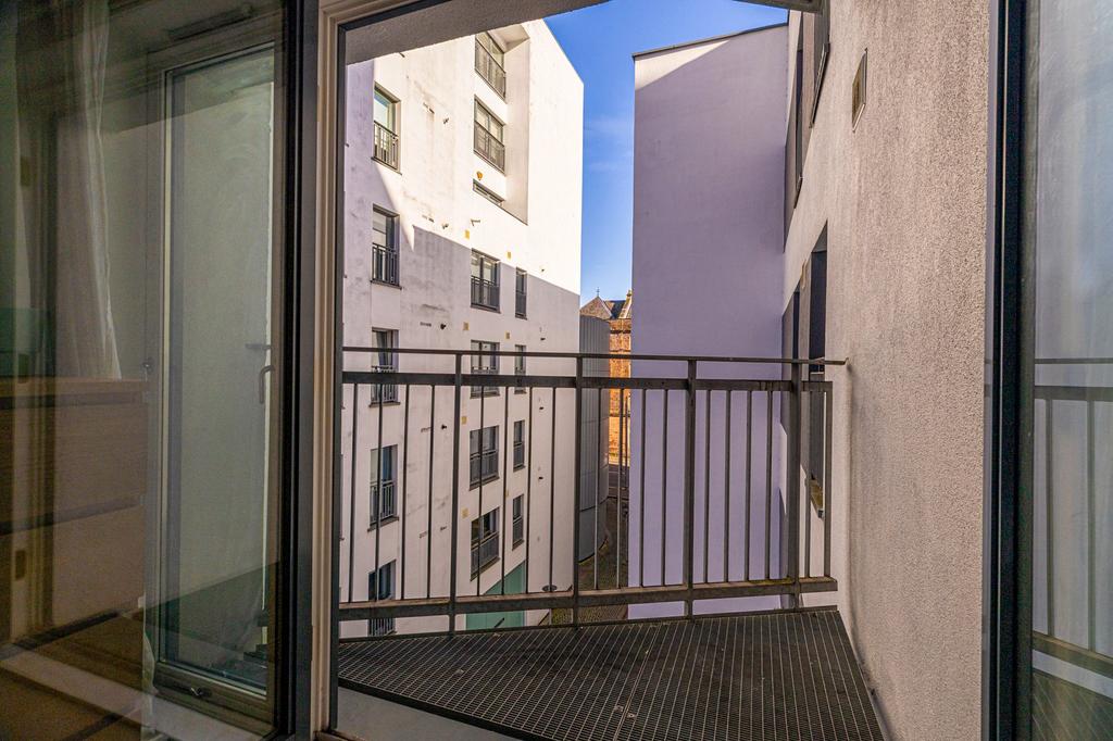 Balcony In Bed 2