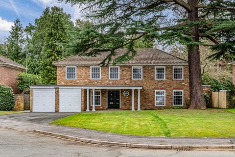 4 bedroom detached house for sale, Redcourt, Surrey GU22