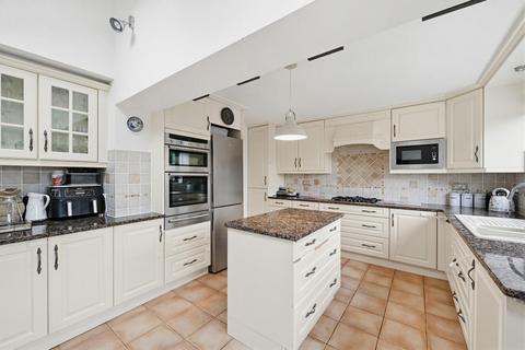 3 bedroom semi-detached house for sale, Thurnham Way, Tadworth KT20