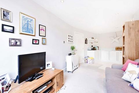 1 bedroom flat to rent, Magdalen Road, London SW18