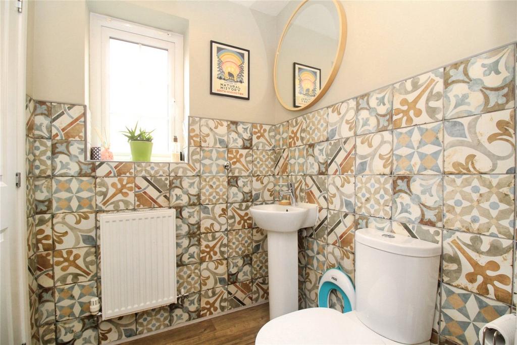 Cloakroom/Wc