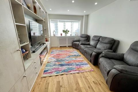 undefined, Redgrave Gardens, Luton, Bedfordshire, LU3 3QN