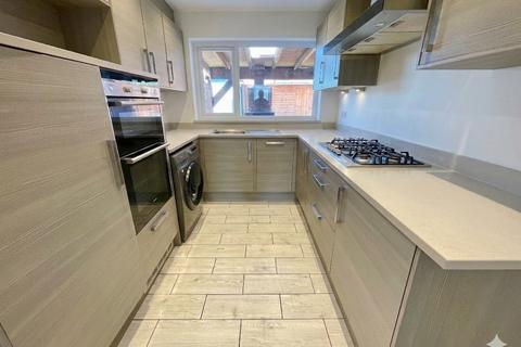 undefined, Redgrave Gardens, Luton, Bedfordshire, LU3 3QN