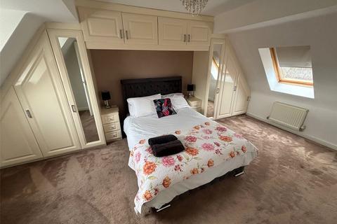 4 bedroom detached house to rent, Waggon Road, Leeds LS10