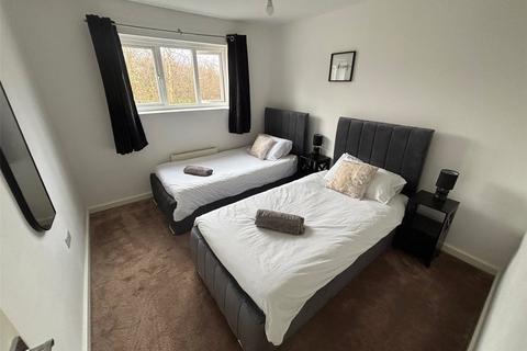 4 bedroom detached house to rent, Waggon Road, Leeds LS10