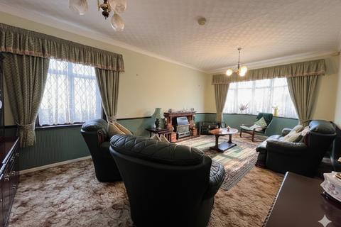 undefined, Locarno Avenue, Luton, Bedfordshire, LU4 9EJ